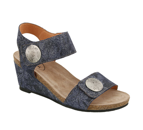 Taos vera outlet wedge sandal